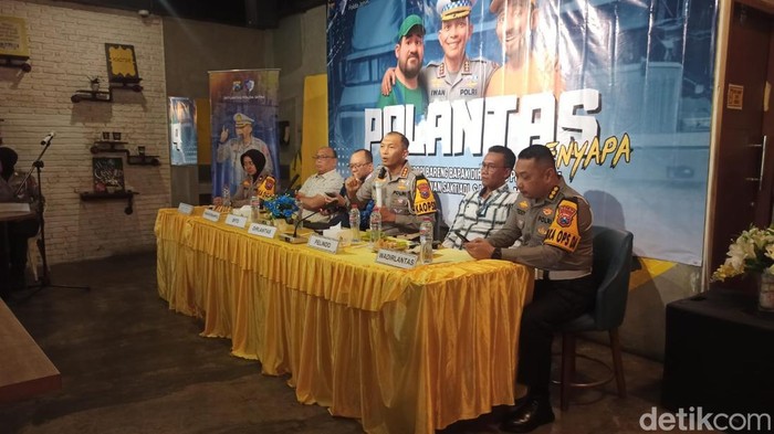 Sosialisasi Zero ODOL dan komunikasi antara polisi dengan pengusaha truk.
