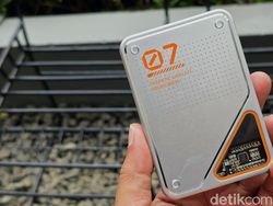 Unboxing Tecno Pova 7 Ultra 5G: Kencang, Futuristik dan Terjangkau