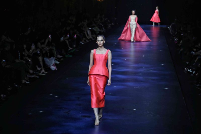 Sebastian Gunawan Signature Fashion Show 2025/2026 