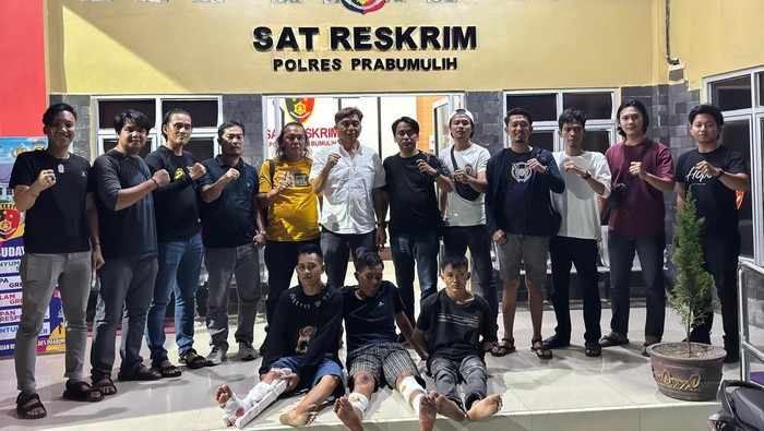 Tiga spesialis curanmor yang beraksi 12 TKP di Prabumulih, ditangkap polisi.
