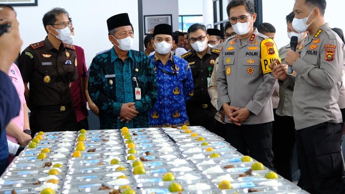 Wakil Gubernur Jambi Abdullah Sani bersama Kapolda dan Kajati hadir dalam peresmian dapur SPPG di Jambi.