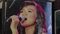 Wika Salim memperlihatkan penampilannya saat sudah serius bermusik dari panggung ke panggung. (Foto: dok Instagram wikasalim)