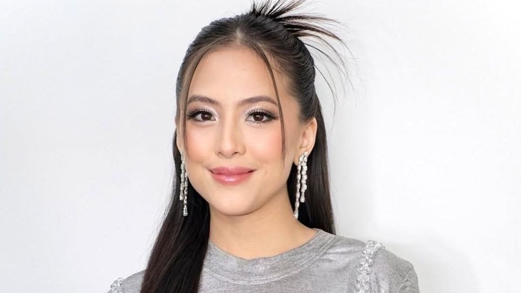 Titik Terendah Adhisty Zara