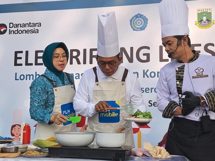 Andra Soni (tengah)-(Arief/detikcom)