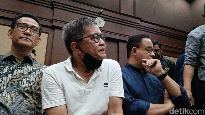 Anies Baswedan hingga Rocky Gerung hadir di sidang vonis Tom Lembong (Mulia/detikcom)