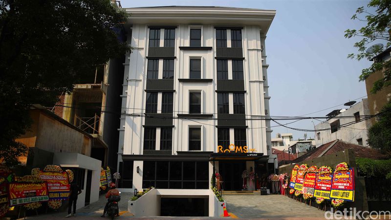 ROOMS INC. Sudirman resmi dibuka di kawasan Setiabudi, Jakarta Selatan, Jumat (18/7/2025). Hotel bergaya modern ini menyasar generasi urban dengan konsep nyaman, efisien, dan penuh gaya.