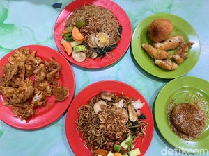 Video: Menjajal Bakmi Baskom Atun di Gang Gloria Glodok