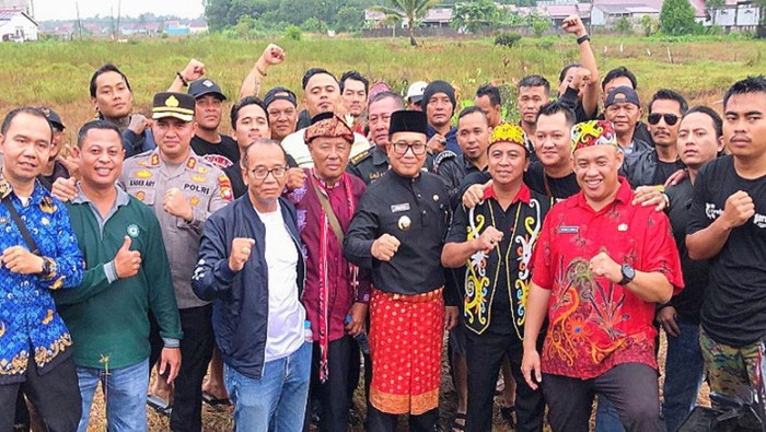 Bupati Kubu Raya Sujiwo pastikan pembangunan gereja yang sempat ditolak akan dilanjutkan.
