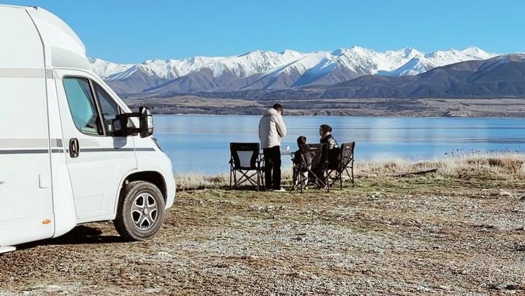 Mood Akhir Pekan, Rezky Aditya-Citra Kirana Naik Campervan Nikmati New Zealand