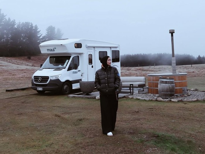 Citra Kirana Citra Kirana dan Rezky Aditya campervan.