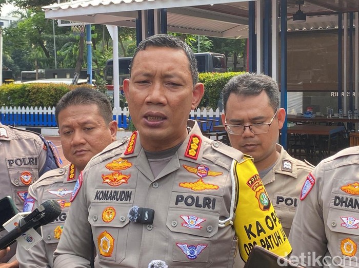Dirlantas Polda Metro Jaya Kombes Komarudin.