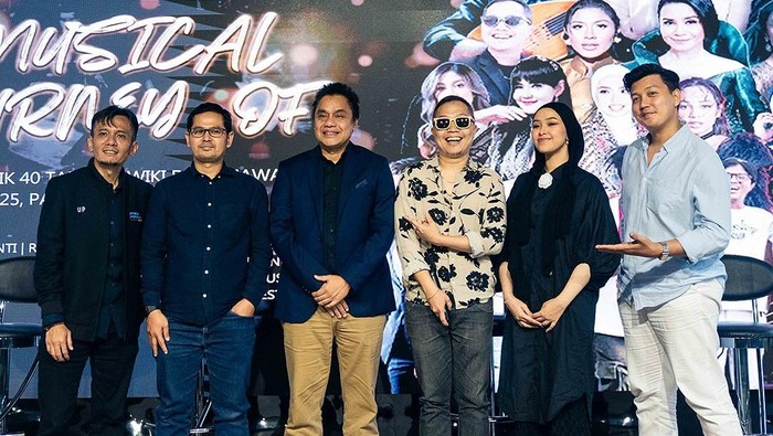 Dwiki Dharmawan dalam media sosial miliknya.
