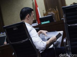 Video: Yang Dilakukan Tom Lembong Saat Divonis 4,5 Tahun Penjara