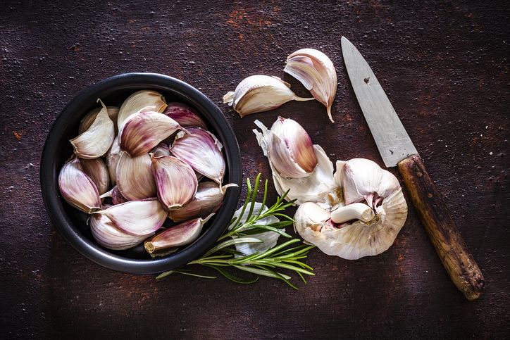 Gegara Kebiasaan Makan Bawang Putih, Hubungan Pasangan Ini Renggang