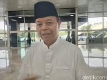 Video MK Tolak Syarat Capres Minimal S-1, HNW: Guru SD Aja Ada Syarat Ijazah