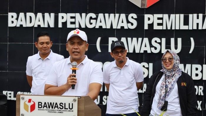 Ketua Bawaslu Provinsi Jambi Wein Arifin