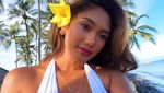 Marion Jola Kangen Laut, Asyik Banget Nikmati Sinar Matahari