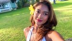 Marion Jola Kangen Laut, Asyik Banget Nikmati Sinar Matahari
