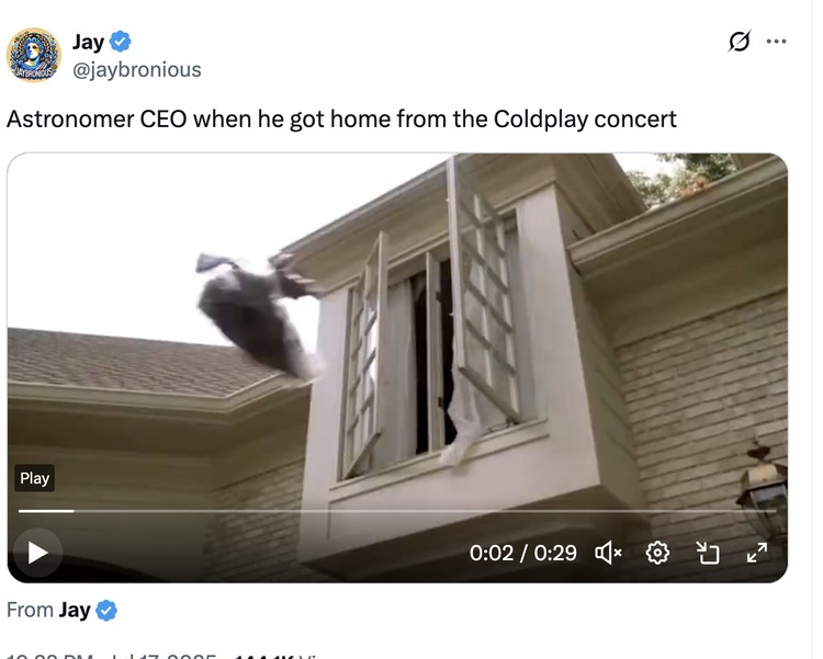 Meme konser Coldplay