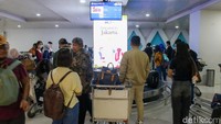 Manajemen mengimbau masyarakat untuk selalu memperbarui informasi penerbangan melalui saluran resmi maskapai maupun pengelola bandara. 