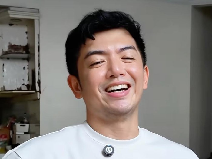 Nicky Tirta  dalam media sosial miliknya.