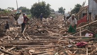 Hal ini sebagai bagian dari proyek normalisasi Kali Cibanten.  ANTARA FOTO/Angga Budhiyanto