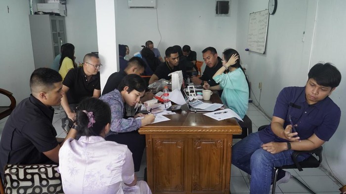 Petugas Kantor Imigrasi Bandung Periksa TKA Tiongkok di KBB yang Diduga Salah Gunakan Izin tinggal