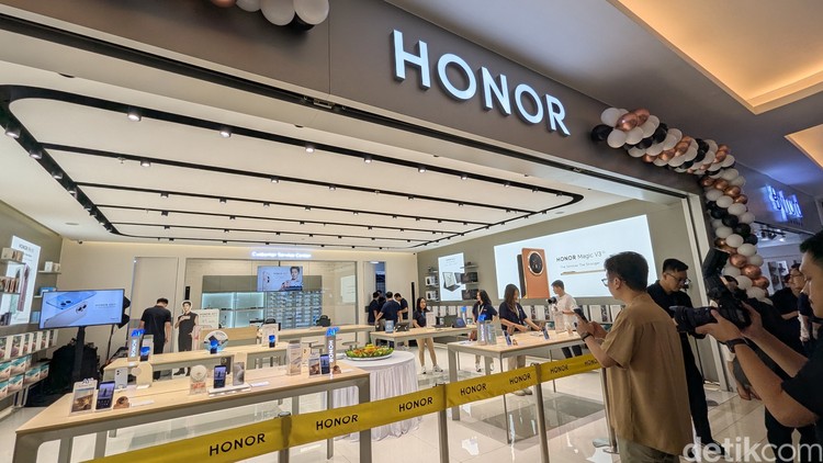 Peresmian Honor Experience Store pertama di Indonesia