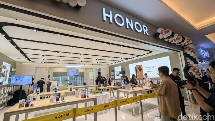 Peresmian Honor Experience Store pertama di Indonesia