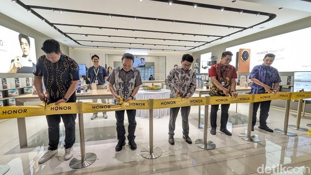 Peresmian Honor Experience Store pertama di Indonesia