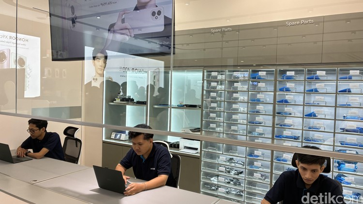 Peresmian Honor Experience Store pertama di Indonesia