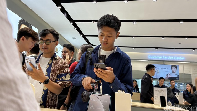 Peresmian Honor Experience Store pertama di Indonesia