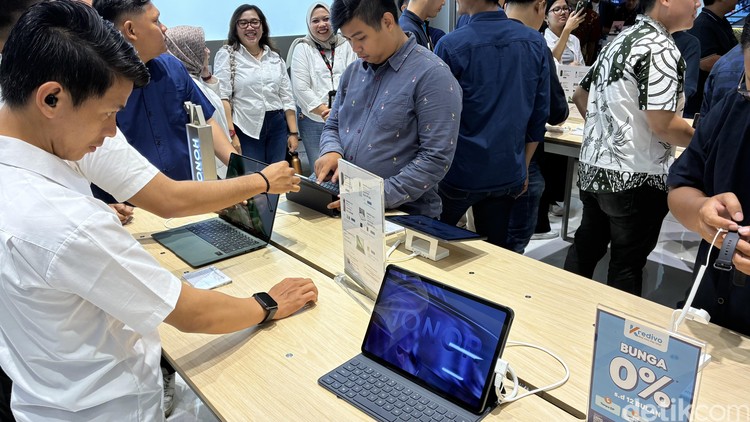 Peresmian Honor Experience Store pertama di Indonesia