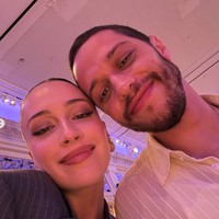 Elsie pun sempat berpacaran dengan Benny Blanco yang saat ini bertunangan dengan Selena Gomez. Sementara itu, Pete pernah menjalin hubungan dengan Kim Kardashian hingga Ariana Grande. Foto: dok. Instagram @elsie