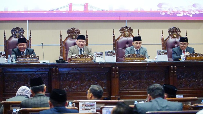 Rapat paripurna dengan agenda penjelasan Gubernur Sumsel terhadap Raperda Perubahan APBD TA 2025