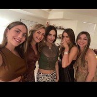 Begini kebersamaan Sandra dengan Sofia dan para saudarinya yang cantik. Foto: Instagram @sandravergara
