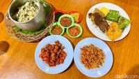 Berdiri sejak 1989 di Bogor, Ayam Goreng Fatmawati dikenal sebagai restoran prasmanan Sunda dengan cita rasa menu rumahan yang tetap konsisten hingga kini. Foto: detikFood