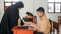 Sekolah swasta yang berdiri sejak 2003 ini biasanya tidak pernah kekurangan siswa. Dalam kondisi normal, jumlah murid baru per tahun bisa mencapai 100 orang.