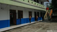 Dengan jumlah siswa yang semakin menyusut, sekolah ini menjadi potret kecil dari tantangan yang dihadapi banyak sekolah swasta di Kota Bekasi.