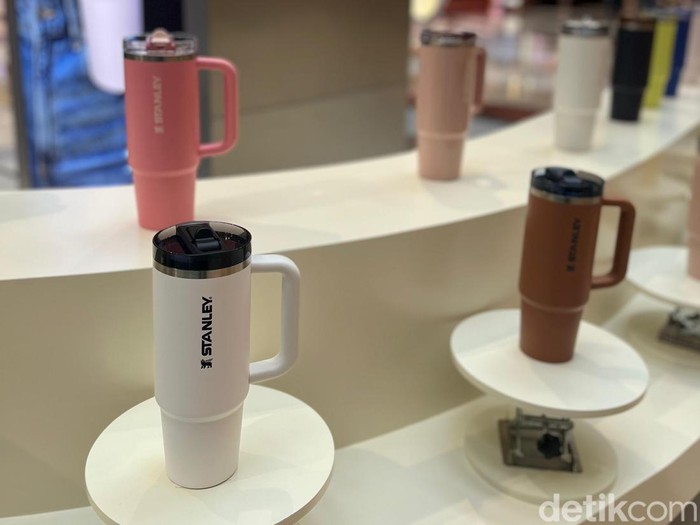 Stanley Quencher Poptour Pop-Up di Pondok Indah Mall 2,  mulai dari 16–27 Juli 2025.