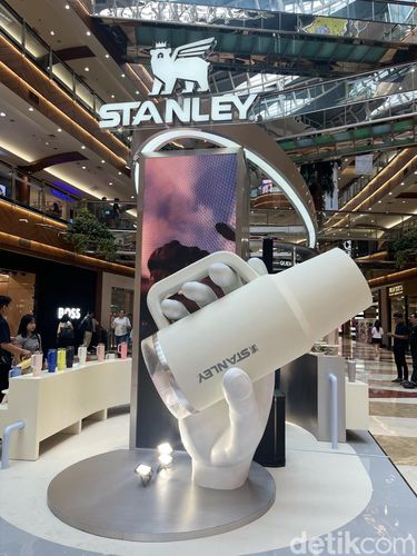 Stanley Quencher Poptour Pop-Up di Pondok Indah Mall 2,  mulai dari 16–27 Juli 2025.