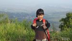 Cerita Azril, si Petualang Cilik Menaklukkan Gunung Tilu
