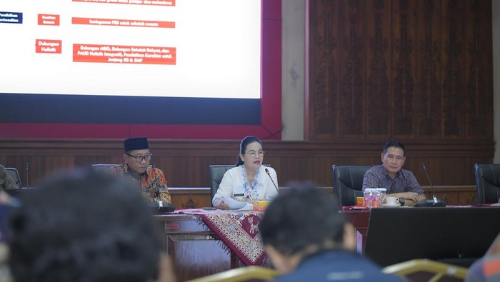 Wali Kota Semarang  Agustina