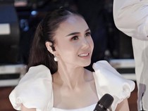 Potret Rumah Yuni Shara, Rimbun dan Penuh Barang Vintage
