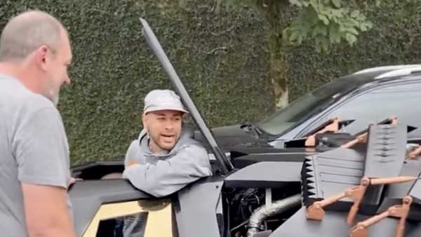 Wujud Mobil Neymar Seharga Rp 24 M yang Tak Boleh Dibawa ke Jalan Raya