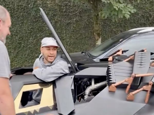 Wujud Mobil Neymar Seharga Rp 24 M yang Tak Boleh Dibawa ke Jalan Raya