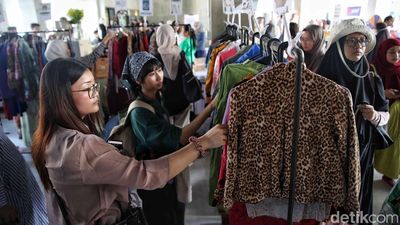 Bersaling Silang: Satu Baju, Satu Langkah untuk Bumi yang Lebih Baik