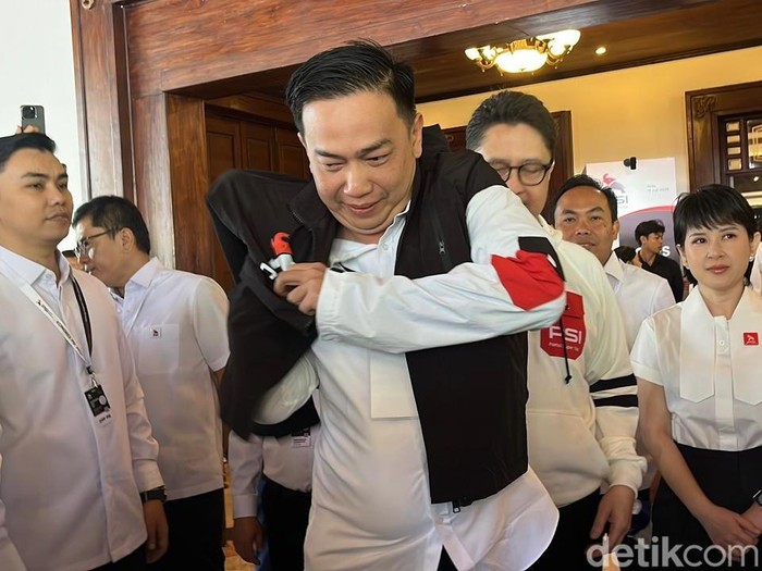 Calon Ketua Umum PSI nomor urut 03, Agus Mulyono Herlambang, di Gedung Graha Saba Buana, Solo, Sabtu (19/7/2025).