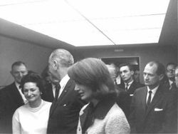 15 Foto Ini Tampak Biasa, Tapi Menyimpan Kisah Tragis & Menyeramkan