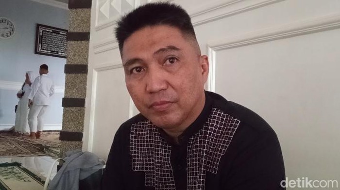 Adik kandung Hardi Sidiki, Fredy Dedy Sidiki.